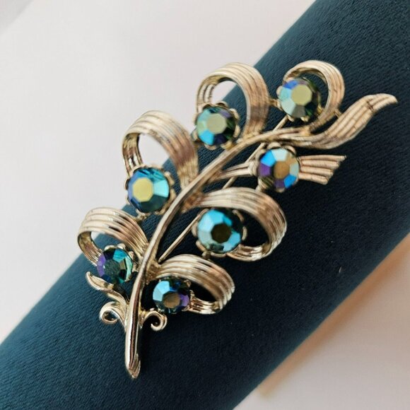 Lisner Silver Tone crystal Rhinestone Leaf Brooch Pin Marked - Picture 4 of 9